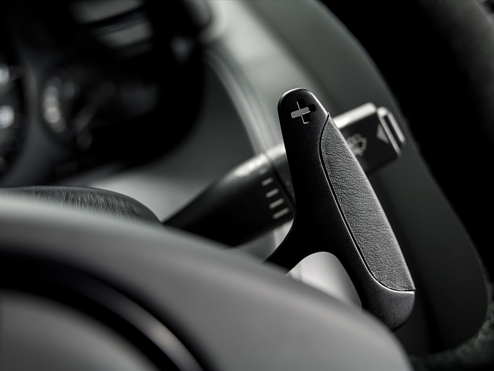 Aston Martin V8 Vantage N430 2015